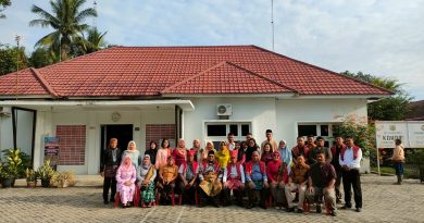 Peringati HUT Langkat ke 274, ASN Kecamatan Kuala Kenakan Pakaian Adat